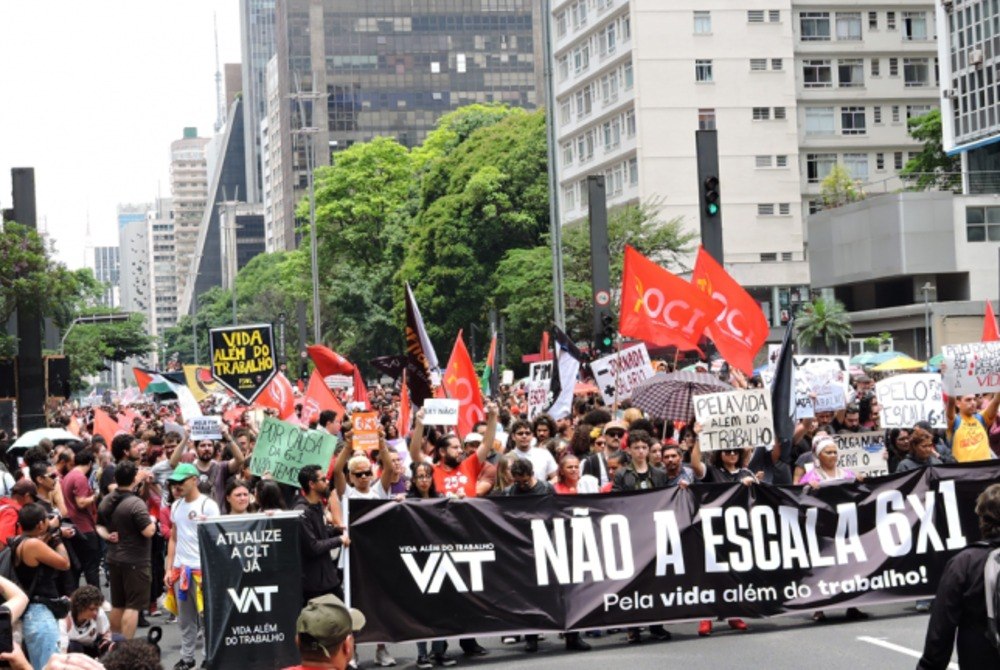 Comiss�o da C�mara vota nesta segunda-feira parecer sobre o fim da escala 6�1.