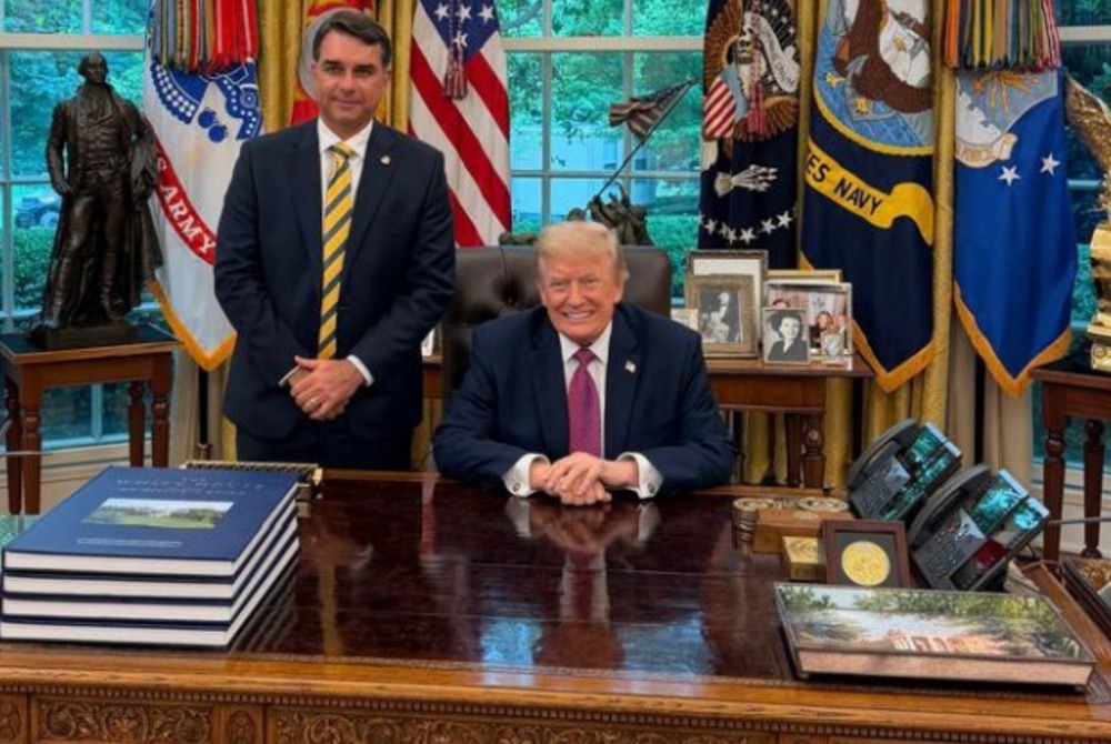 Após reunião com Trump, Flávio diz que Brasil tem prestígio ?apesar do governo Lula?. Após reunião com Trump, Flávio diz que Brasil tem prestígio ?apesar do governo Lula?.