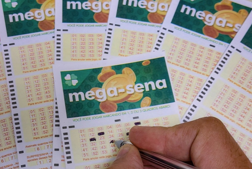Mega-Sena acumula e pr�mio principal vai para R$ 16 milh�es.