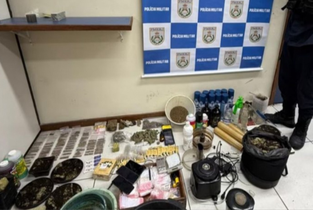 Explos�o em apartamento leva pol�cia a descobrir laborat�rio caseiro de drogas no Rio.