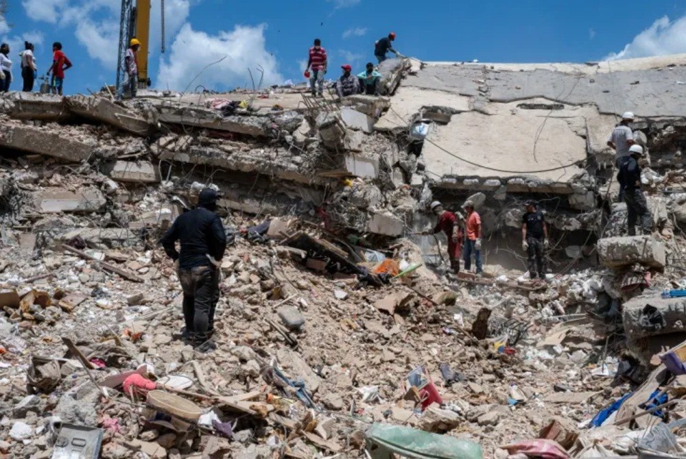 Mortos na Venezuela chegam a 3.342; corpos s�o enterrados sem identifica��o.