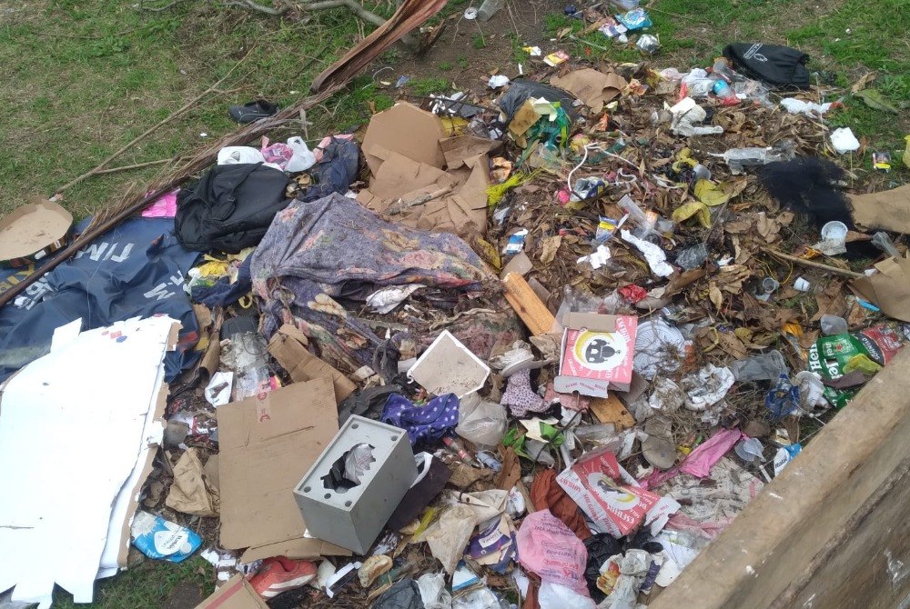 Descarte irregular é removido em vias da região de Cumbica e da Vila Rio. Descarte irregular é removido em vias da região de Cumbica e da Vila Rio.