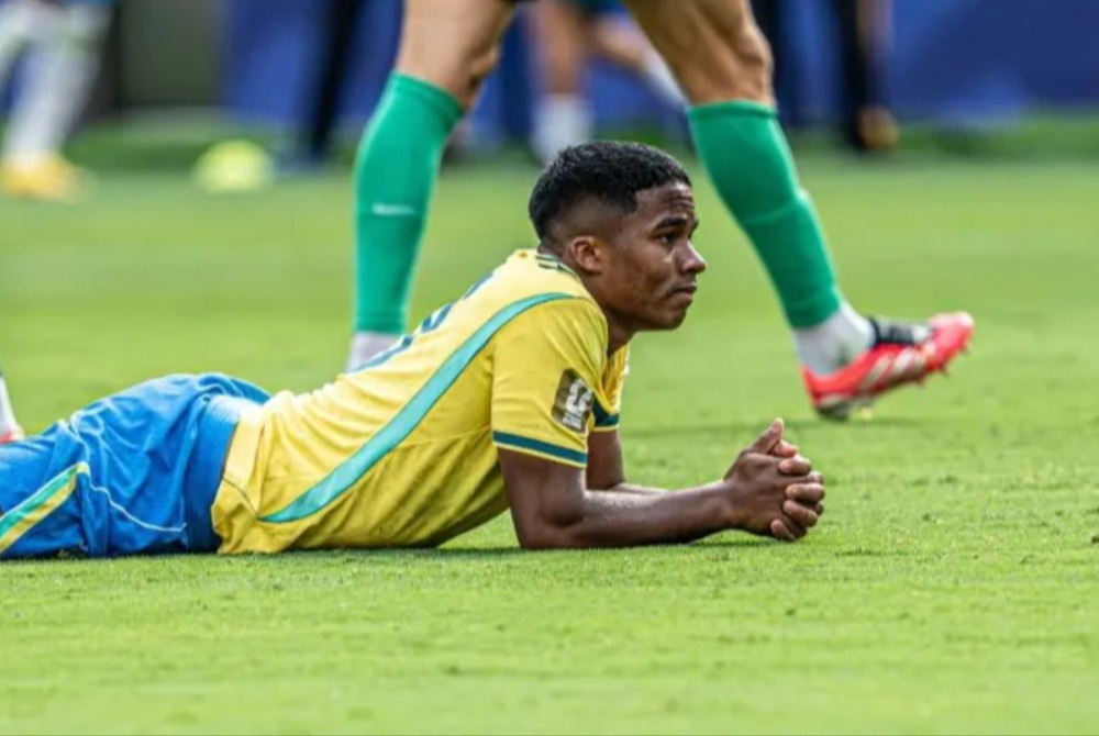 Futebol brasileiro em crise? Sequ�ncia de vexames, mesmo al�m da Copa, diz que sim.
