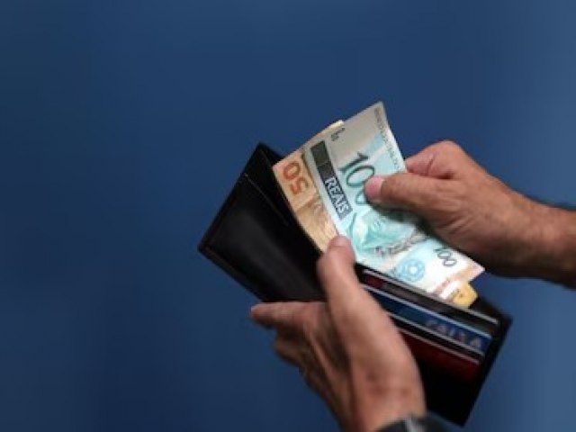 SISTEMA DE VALORES A RECEBER DEVOLVEU QUASE R$ 483 MILH�ES EM DINHEIRO ESQUECIDO NO M�S DE ABRIL