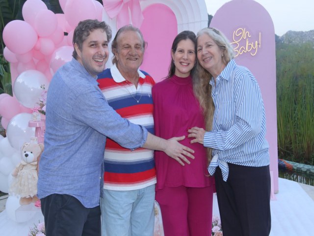 Evelyn Montesano realizou cha de beb� de sua filha Donatella