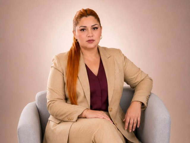 N�VEA RAPUNZELL: A MULHER QUE TRANSFORMOU DOR EM FOR�A E AUTOESTIMA EM PROP�SITO