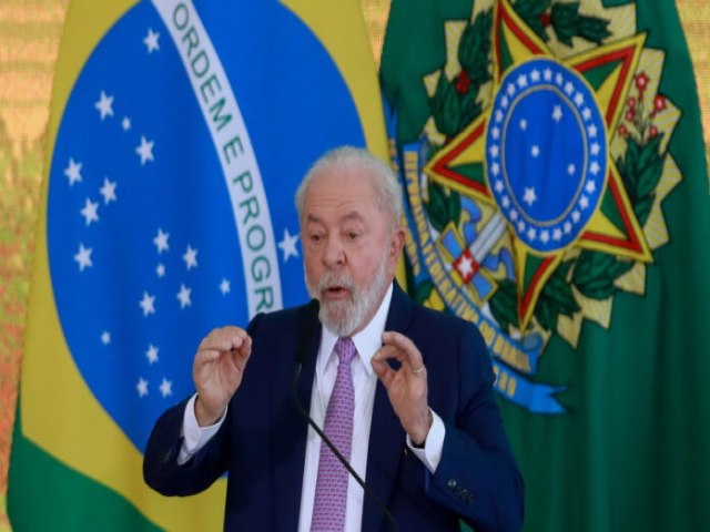 ‘A grande arma que precisamos no País é o povo de barriga cheia’, diz Lula