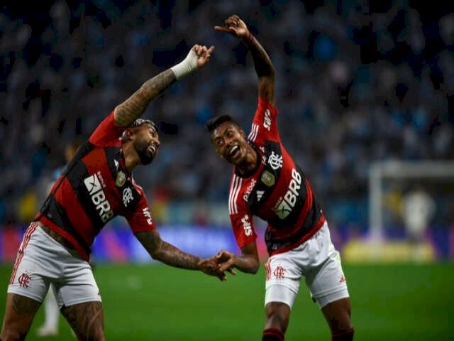 Flamengo bate Grêmio e garante vantagem na semifinal da Copa do Brasil