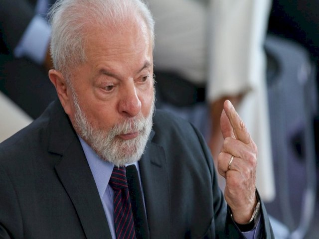 Lula diz que seguirá investindo “ainda mais' no futebol feminino