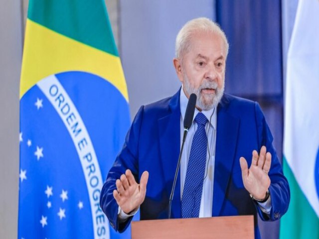 Envolvido até os dentes, diz Lula sobre Bolsonaro e tentativa de golpe