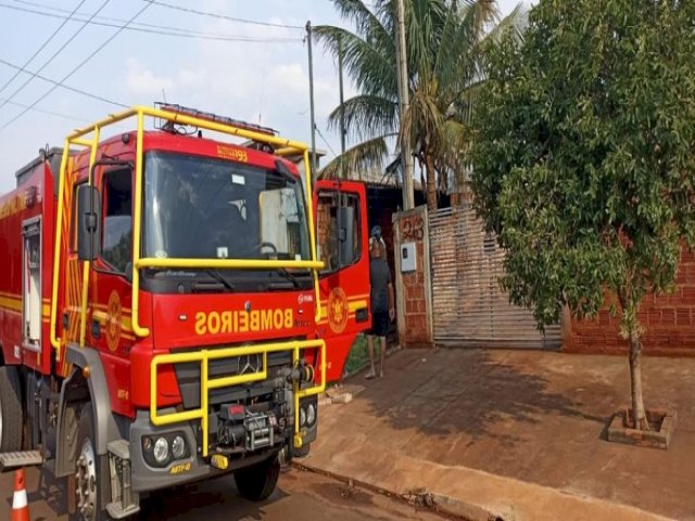 IVINHEMA: Curto circuito causa incndio em casa no Bairro Vitria