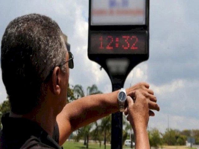 Governo federal considera retorno do horrio de vero devido  seca