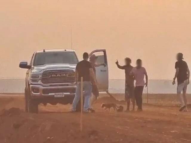 Trs so presos ao serem flagrados incendiando lavouras s margens de estrada