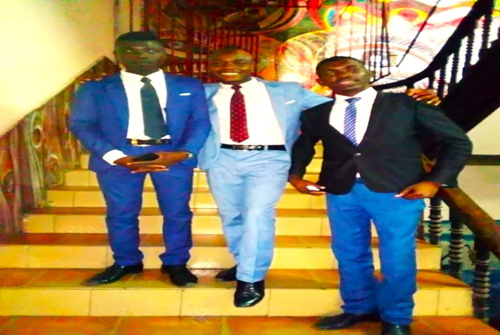 UNS DOS NOSSOS ALUNOS NA SEDE DA UTA MAPUTO CIDADE