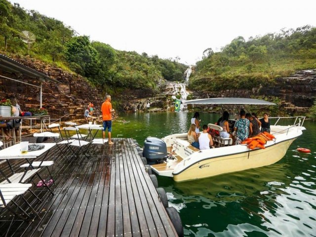 Capitlio Passeios se destaca como a principal referncia para explorar as belezas do Lago de Furnas, em Minas Gerais