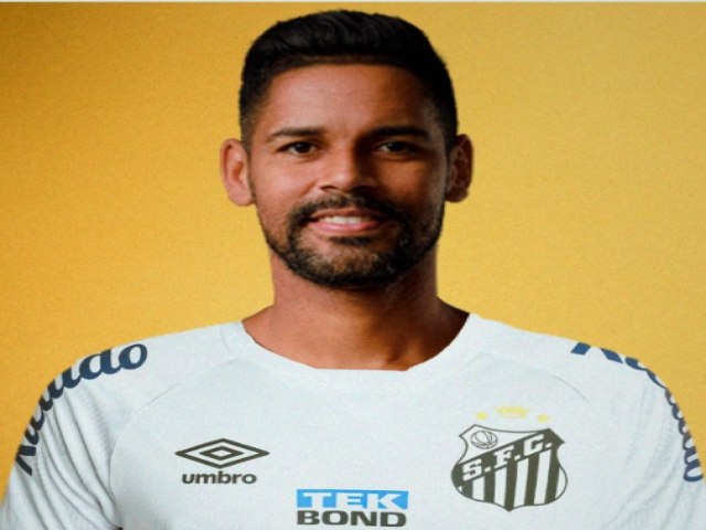 Santos acerta contratao do lateral paraibano Aderlan