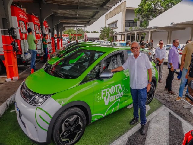 Frota de veculos da Prefeitura de Joo Pessoa passa a contar com carros eltricos