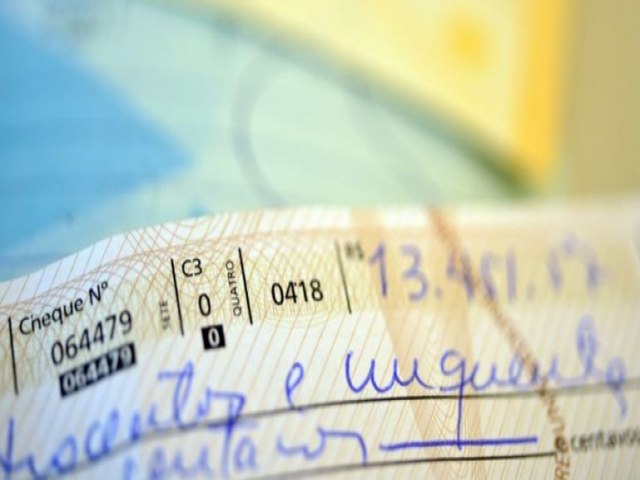 Uso de cheques no Brasil cai 95% desde 1995