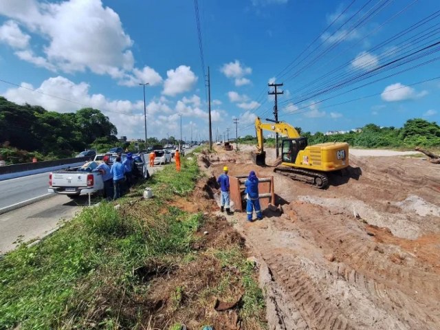 Obras da triplicao rompem adutora e deixa bairros da Grande JP sem gua