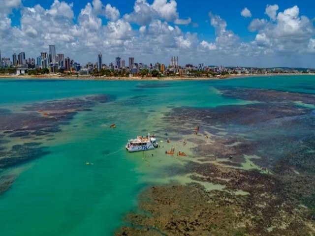 Senado Federal retoma discusso sobre PEC que pode privatizar praias no Brasil