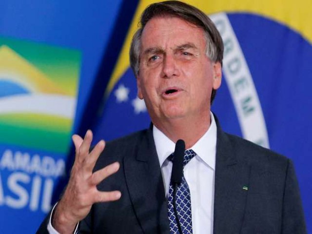 Em evento conservador, Bolsonaro diz que est  disposio da imprensa para 'ser sabatinado'