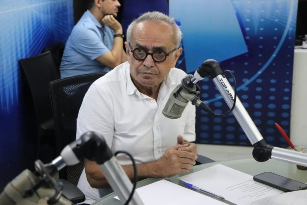 C�cero alfineta Aguinaldo, nega acordo para n�o ser candidato e diz que continuar� no p�reo