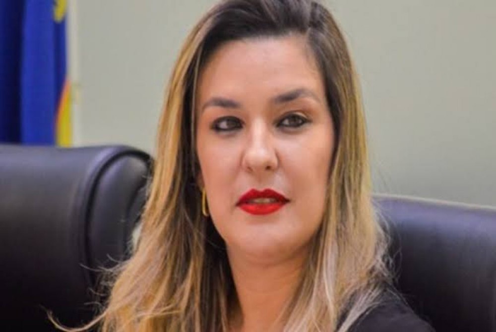 Camila Toscano afirma que apoiar� a reelei��o de Veneziano ao Senado em 2026 por ?quest�o de coer�ncia?