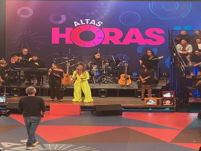 Gretchen viraliza na gravao do Programa Altas Horas com look do Paulo Valenttin o Costureiro das Estrelas