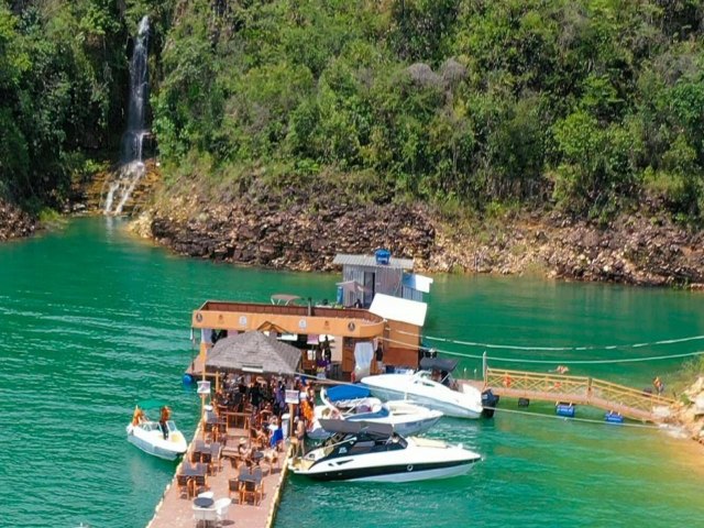 Capitlio Passeios se destaca como a principal referncia para explorar as belezas do Lago de Furnas, em Minas Gerais