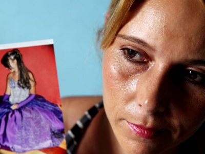Imagem da Not&iacute;cia Mae de garota detida nos EUA critica atua�ao de consulado do Brasil