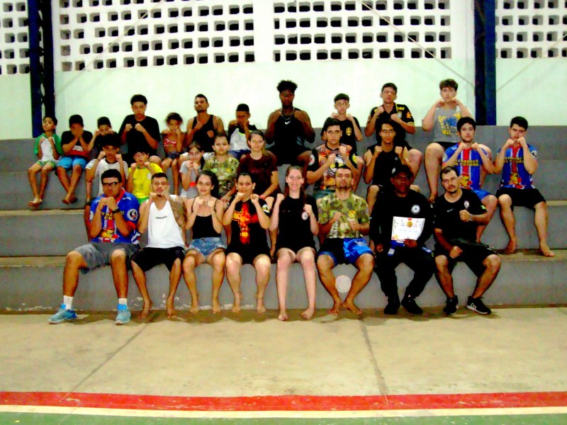 Com a presena do Mestre Kade Leo, o Centro de Treinamento de Artes Marciais Lutadores do Futuro promove aula de Krav Maga e Defesa Pessoal