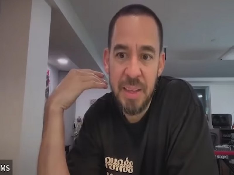 Mike Shinoda explica por que no quis mudar o nome do Linkin Park mesmo com nova formao