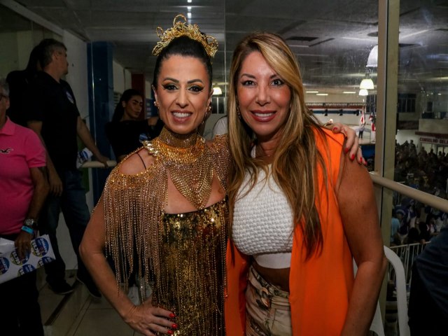 Musa Tatiana Breia aposta no dourado em evento de samba para atrair prosperidade para Unio da Ilha