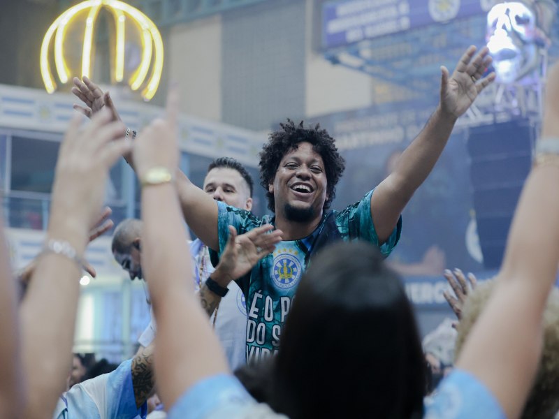 Neto de Martinho da Vila  terceira gerao da famlia a vencer disputa de samba na Vila Isabel