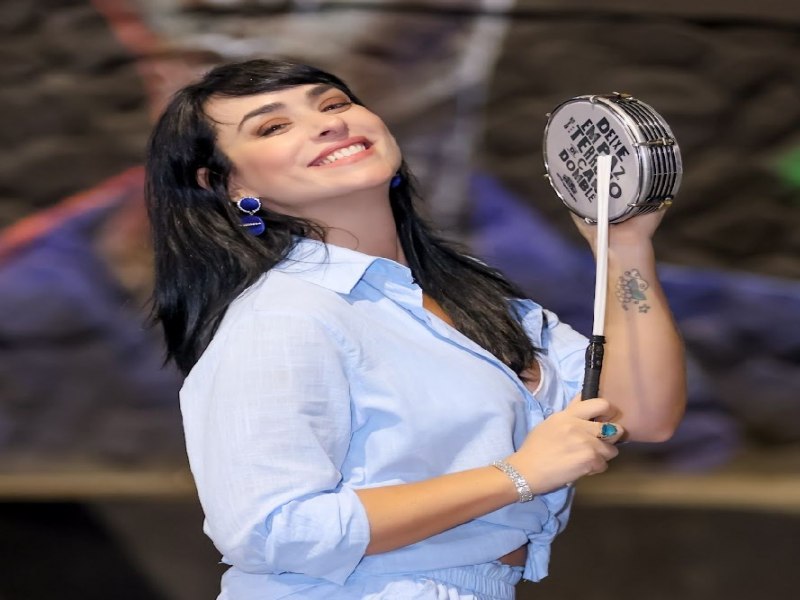 Luciana Picorelli  a Nova Rainha de Bateria da Tradio