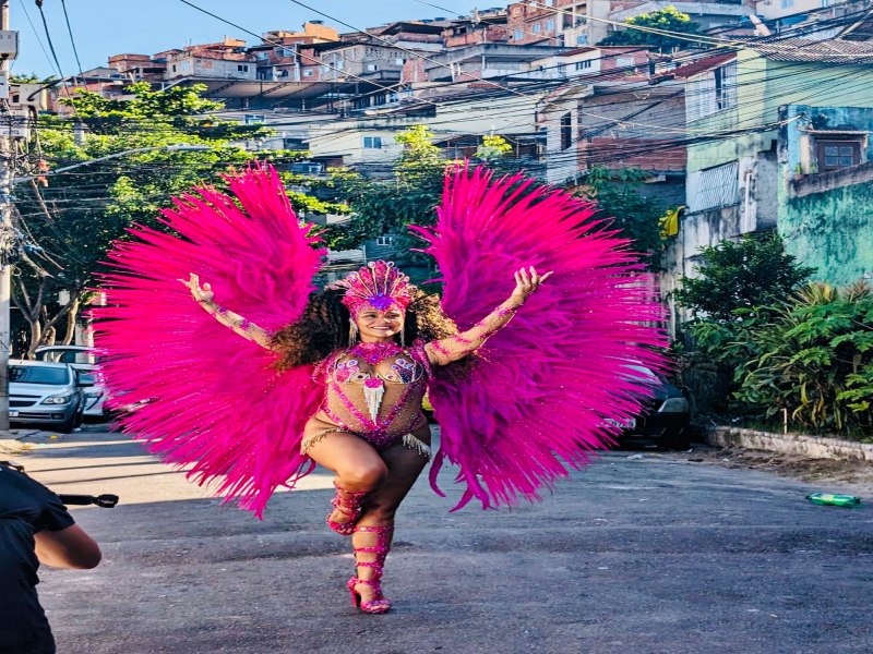 Ale Jansen  anunciada como Madrinha da escola Em Cima da Hora