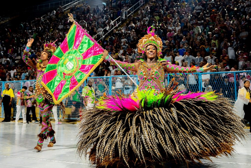 Esta��o Primeira de Mangueira celebra 98 anos com Alvorada, a��es sociais e Samba da Volta
