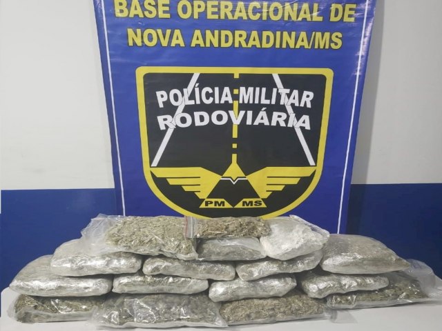 Mulher  presa pela Polcia Militar Rodoviria em Nova Casa Verde com pacotes de skunk