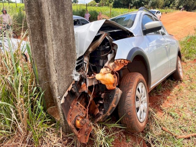 IVINHEMA: Homem tem mal sbito e bate carro em poste na Vila Cristina