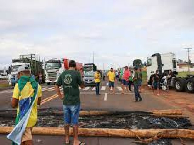 Bolsonaristas afirmam que no vo liberar trecho da BR-163: 