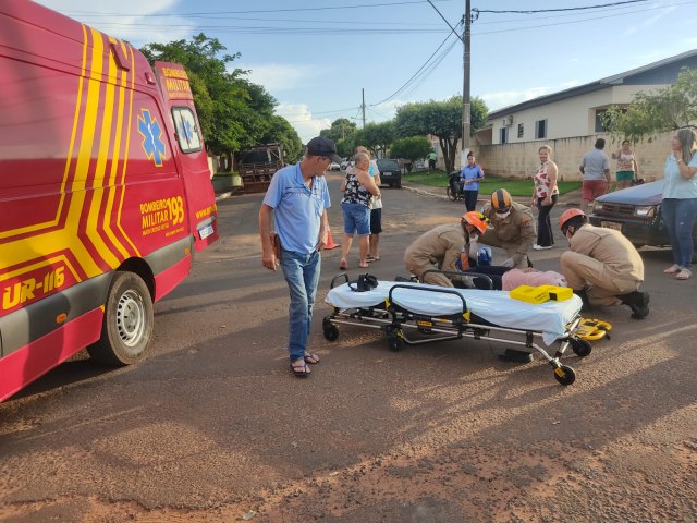 Jovem fica  ferida aps colidir com carro