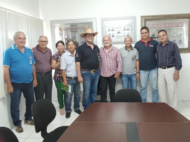 REPRESENTANTES DO HOSPITAL DO AMOR VISITAM A CMARA MUNICIPAL