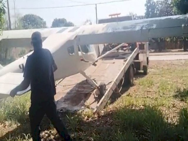 Piloto estava dando aulas para aluno quando aeronave caiu em estrada rural de Selvria