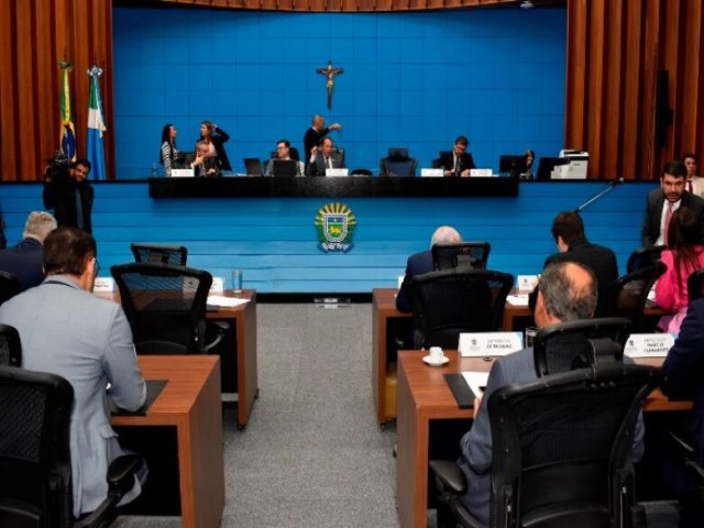 Deputados devem votar cinco projetos na primeira sesso dessa tera feira 