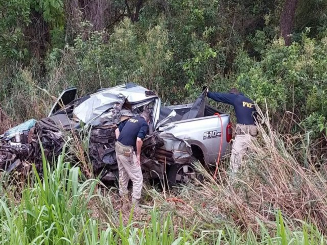 Motorista tem brao decepado e morre aps bater caminhonete em dois veculos 