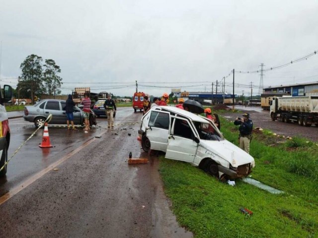 Mulher  socorrida em estado grave aps acidente no trevo do Potreirito