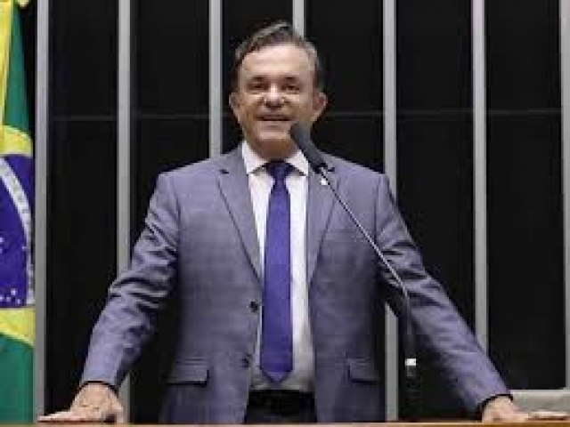 Vander Loubet recebe alta mdica aps internao e retorna com agendas na prxima segunda