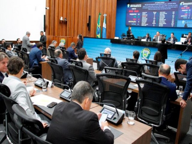 Deputados devem votar quatro projetos hoje na Assembleia