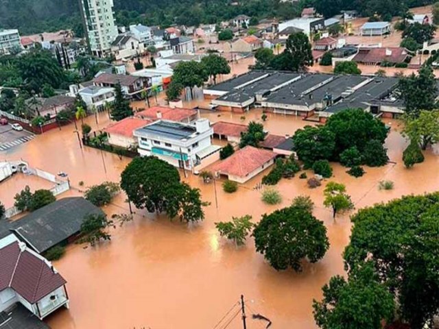 Governo Federal autoriza emprego das Foras Armadas na Regio Sul afetada por chuvas