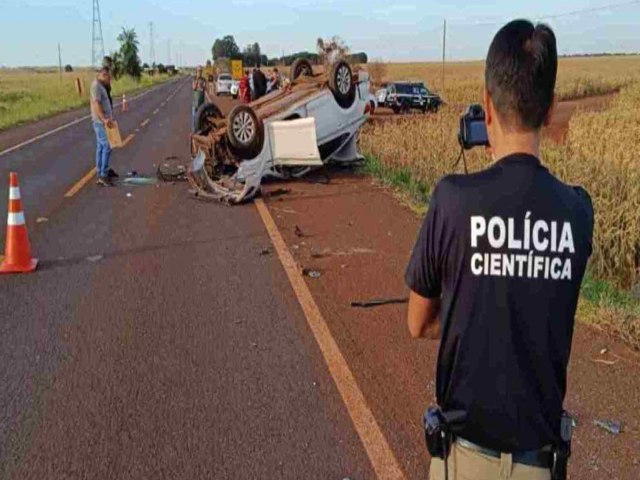 Sem cinto de segurana, passageira  arremessada de carro em acidente e morre na BR-463